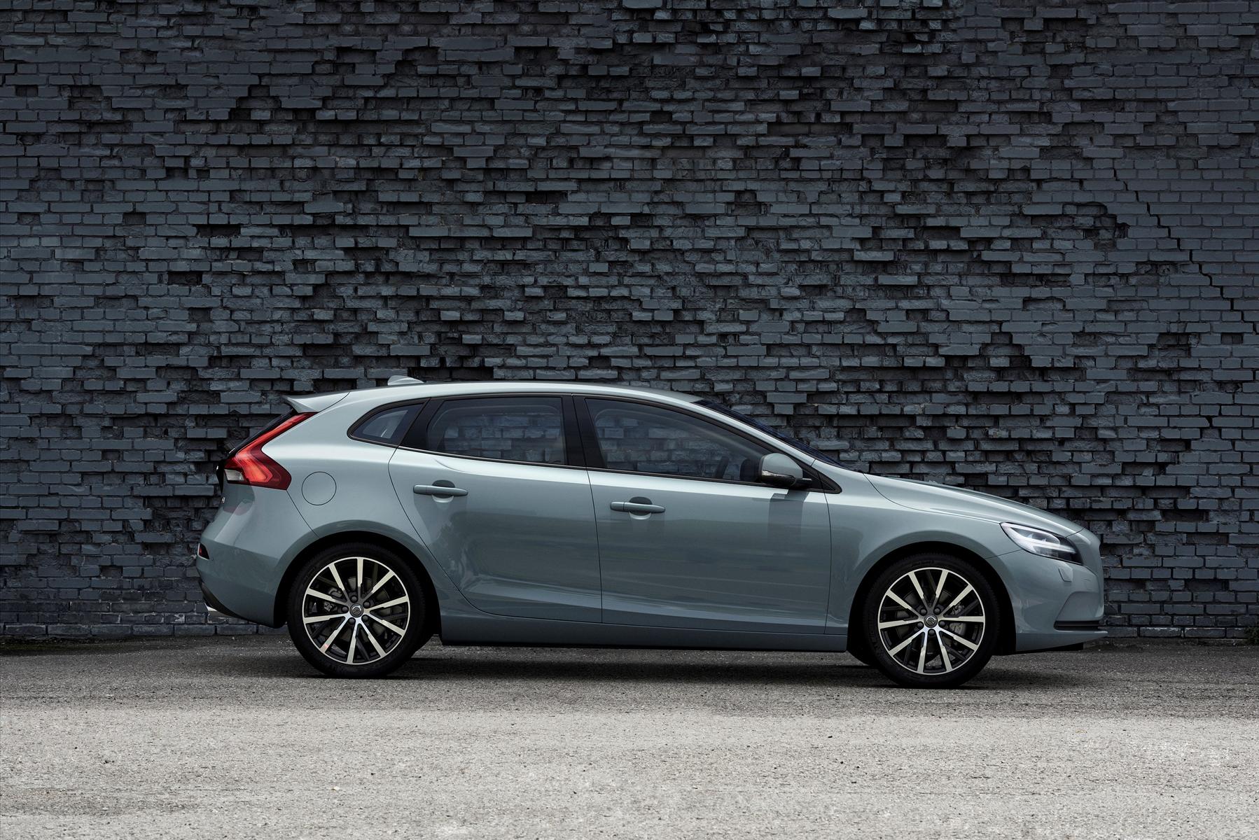 K1600 175933 Volvo V40 T4 Momentum Location Profile