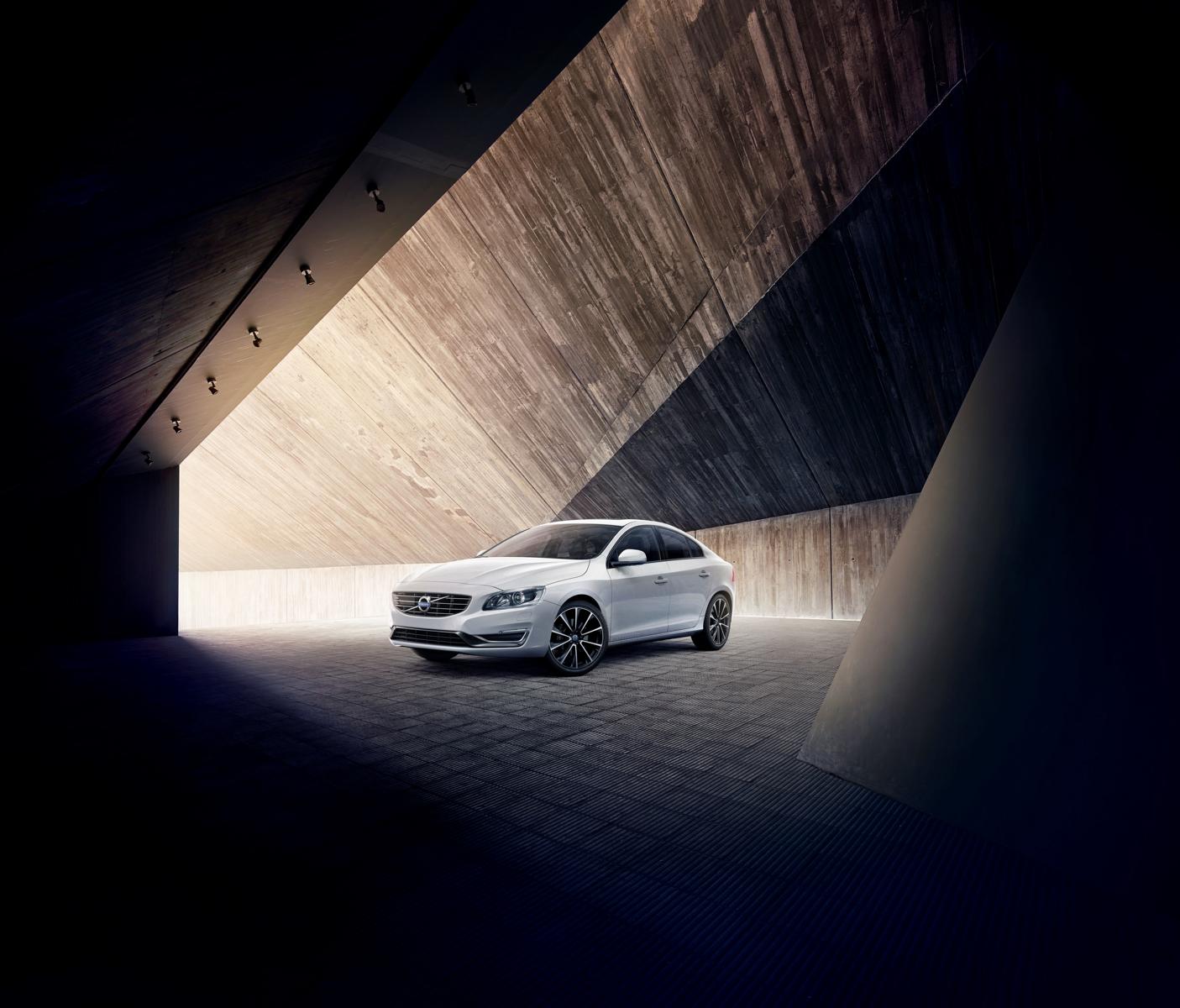 K1600 188435 Volvo S60 Linje Svart