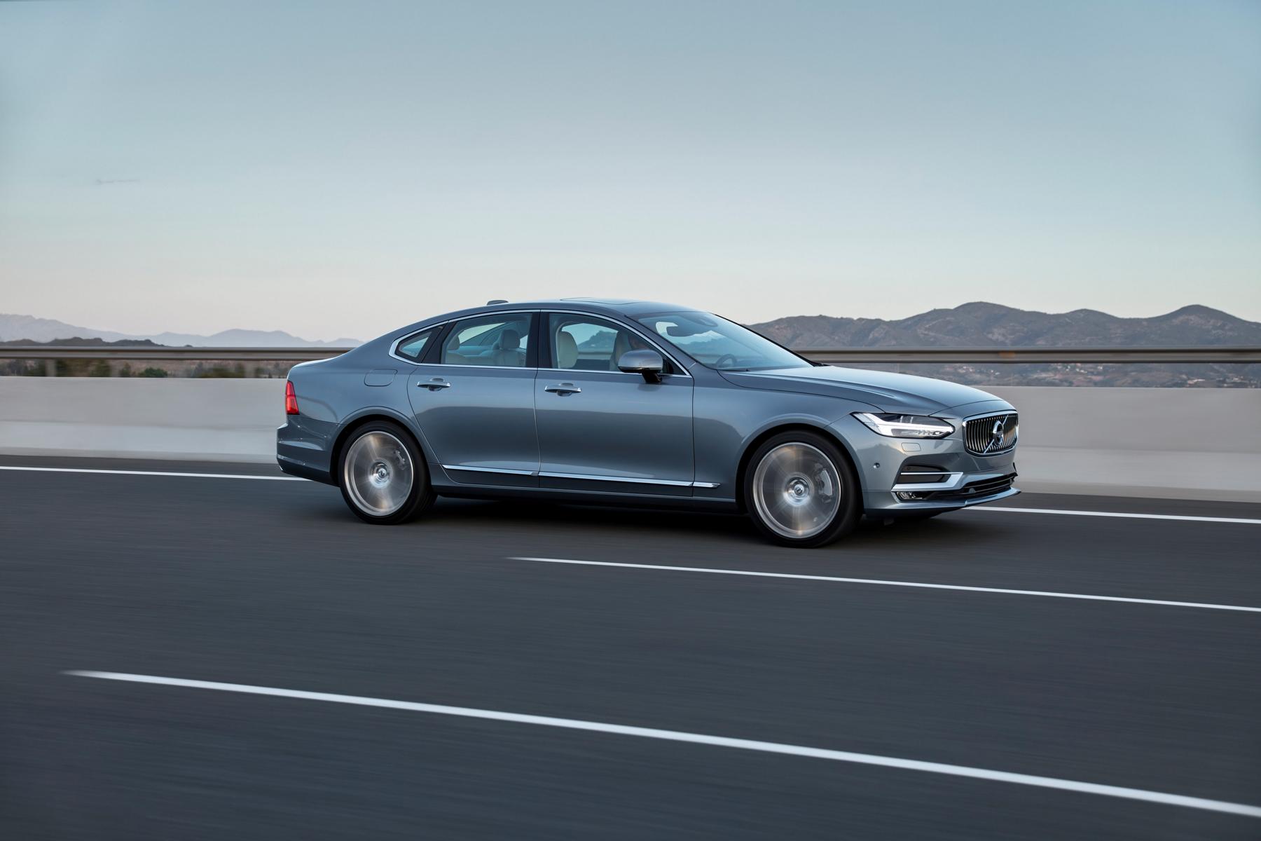 K1600 191747 New Volvo S90 location driving