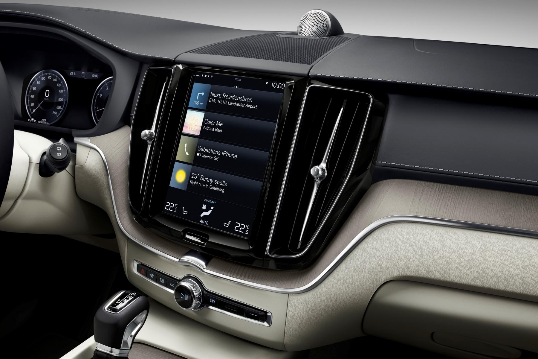 K1600 205054 The new Volvo XC60 Sensus centre display updates