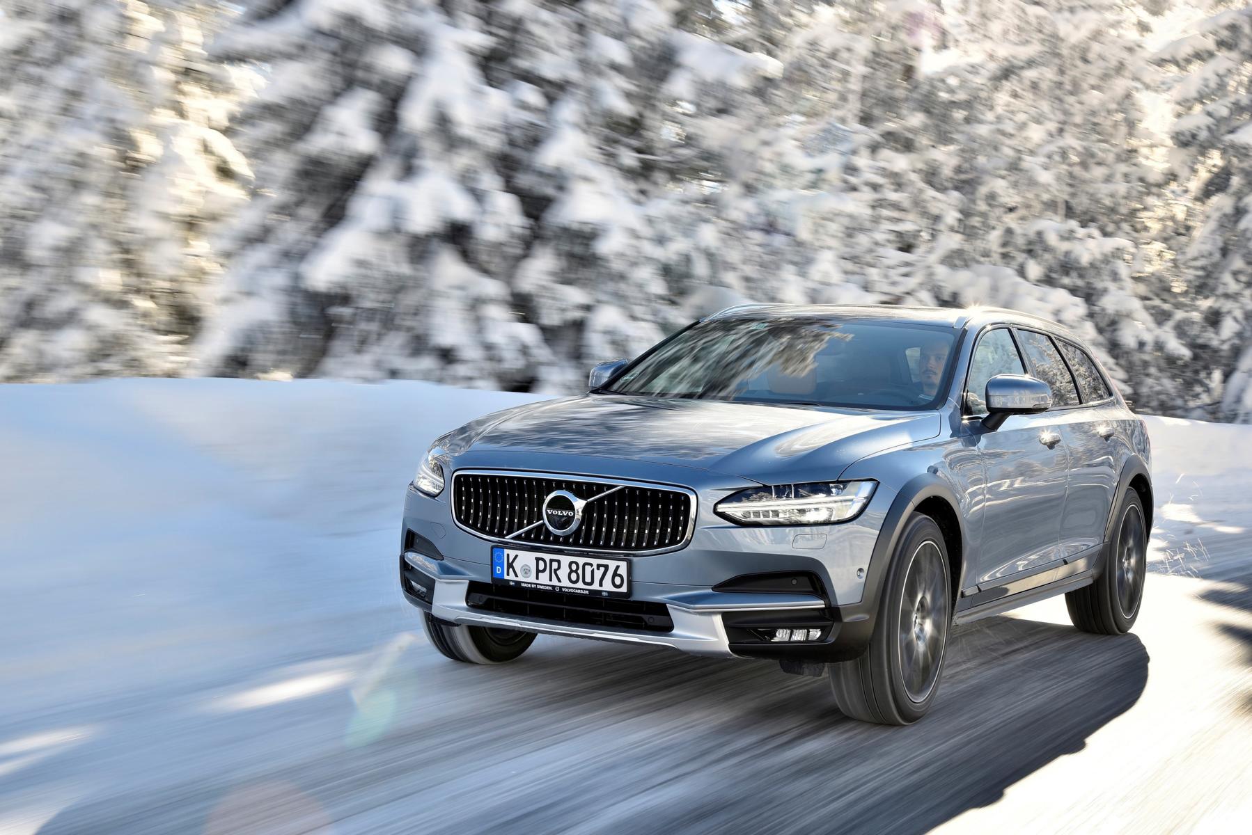 203545 Volvo V90 Cross Country