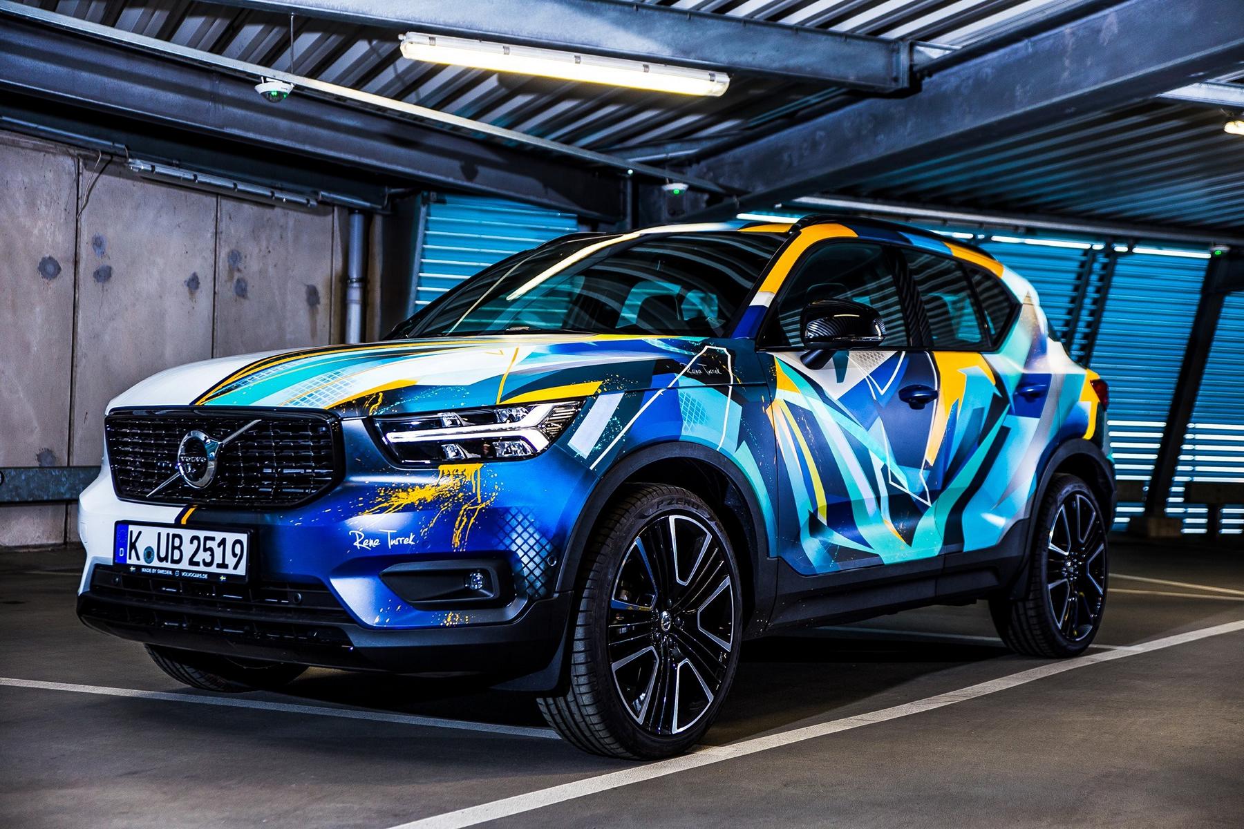 234260 Graffiti K nstler Ren Turrek verwandelt neuen Volvo XC40 in audiovisuelles